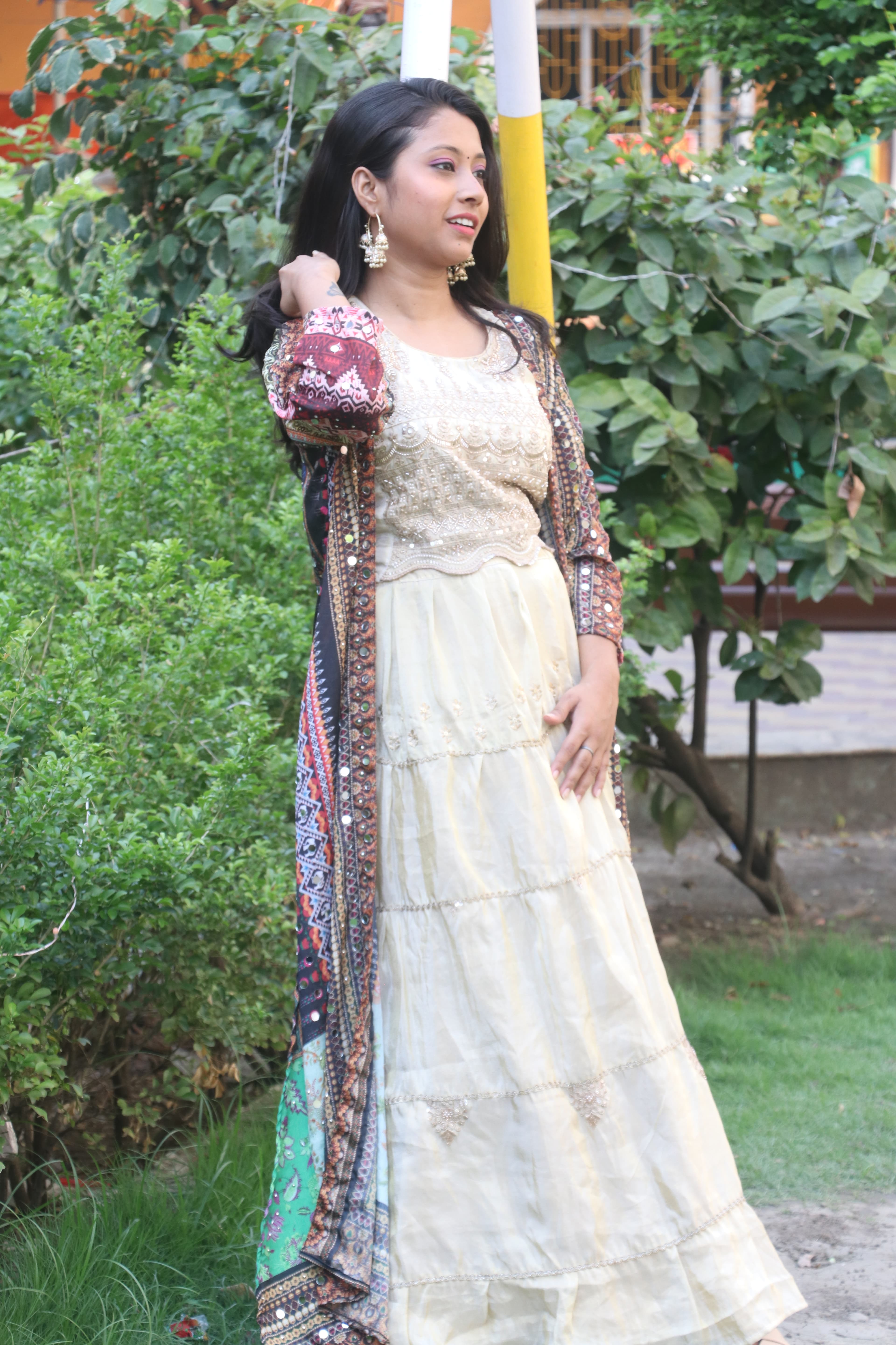 Ishq Shrug Set view 2