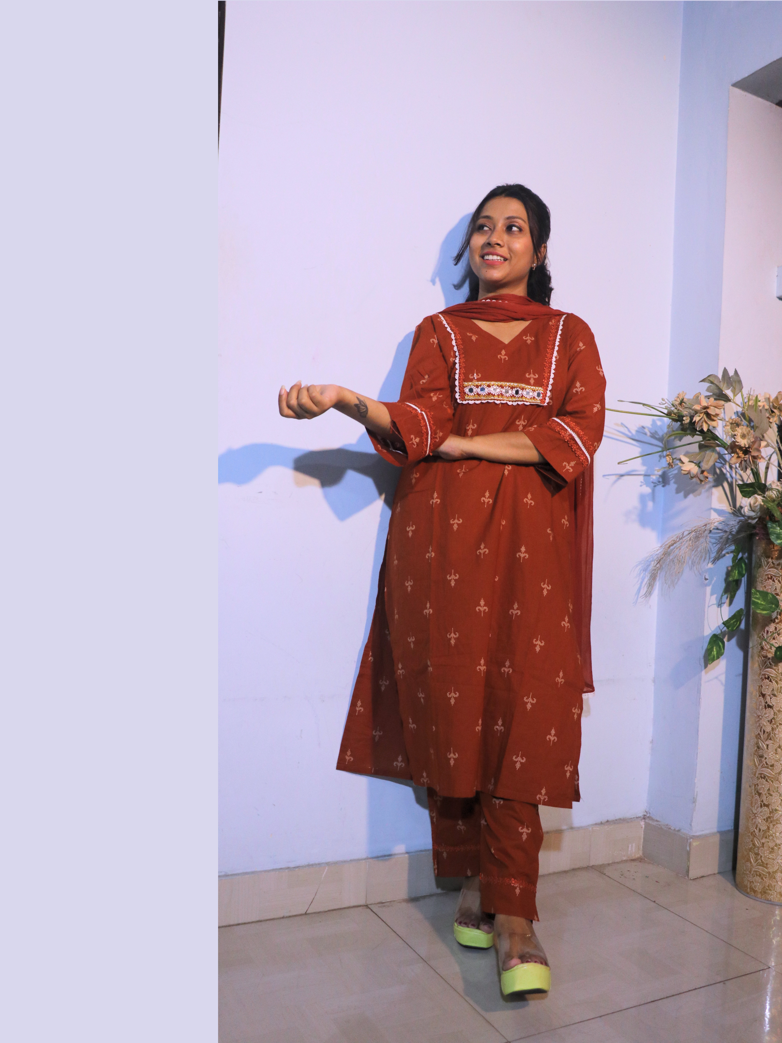 Aarzoo Suit Set view 1