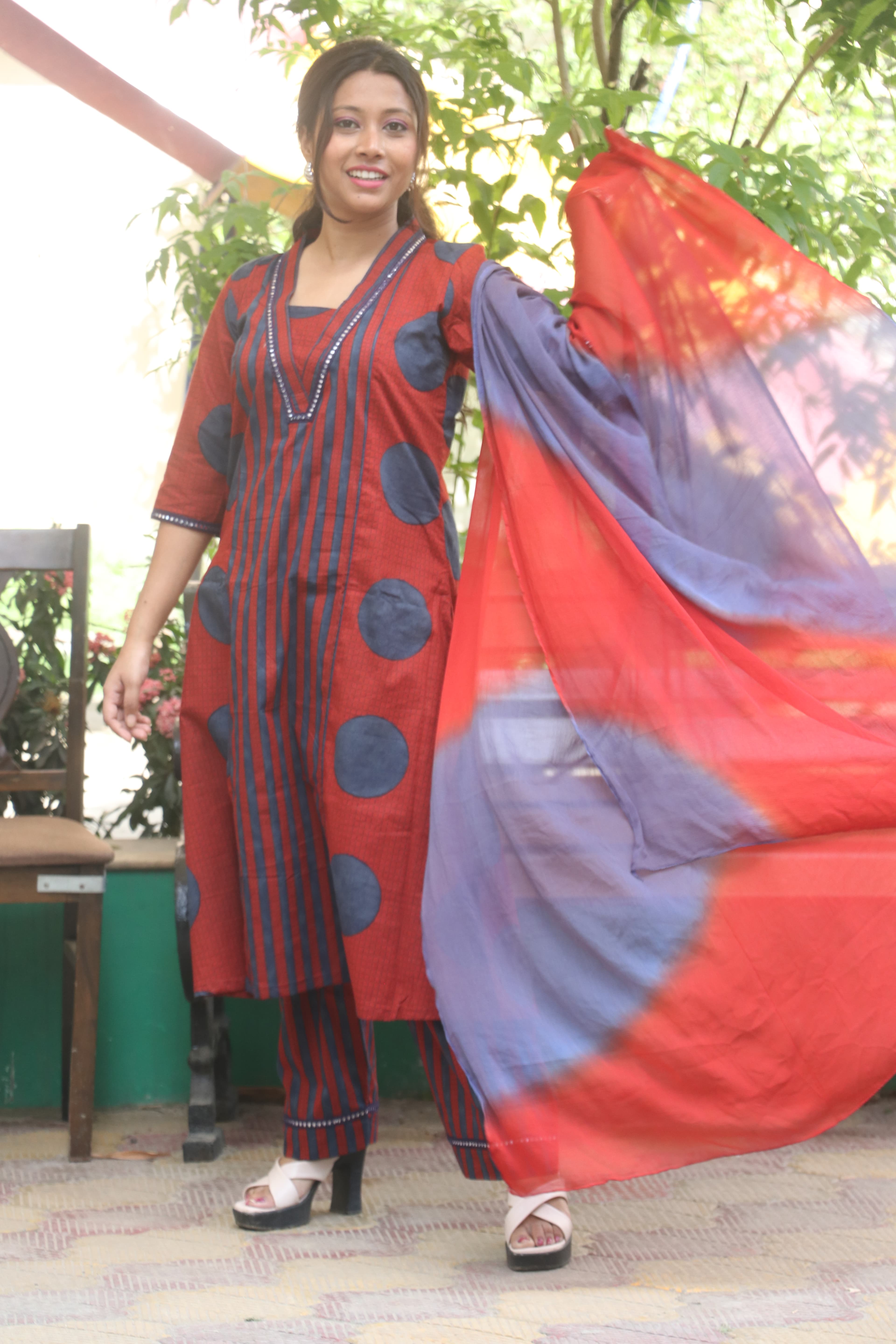 Noor Suit Set view 4